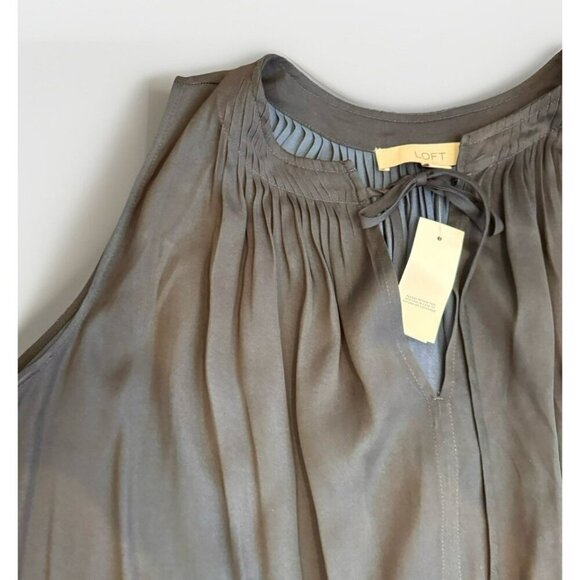 LOFT Womens Navy Blue Satin Blouse Size Small Sleeveless V Neck New - Picture 5 of 5